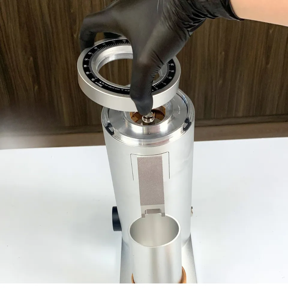 Vệ sinh máy xay điện