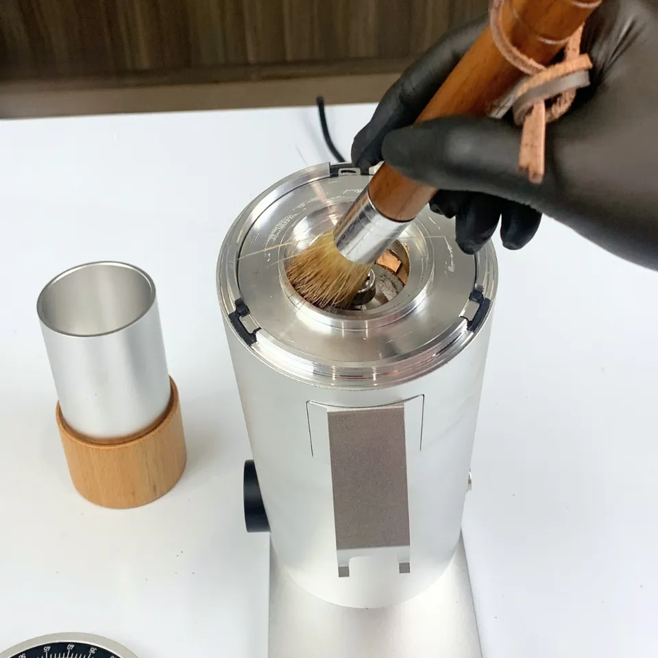 Vệ sinh máy xay điện